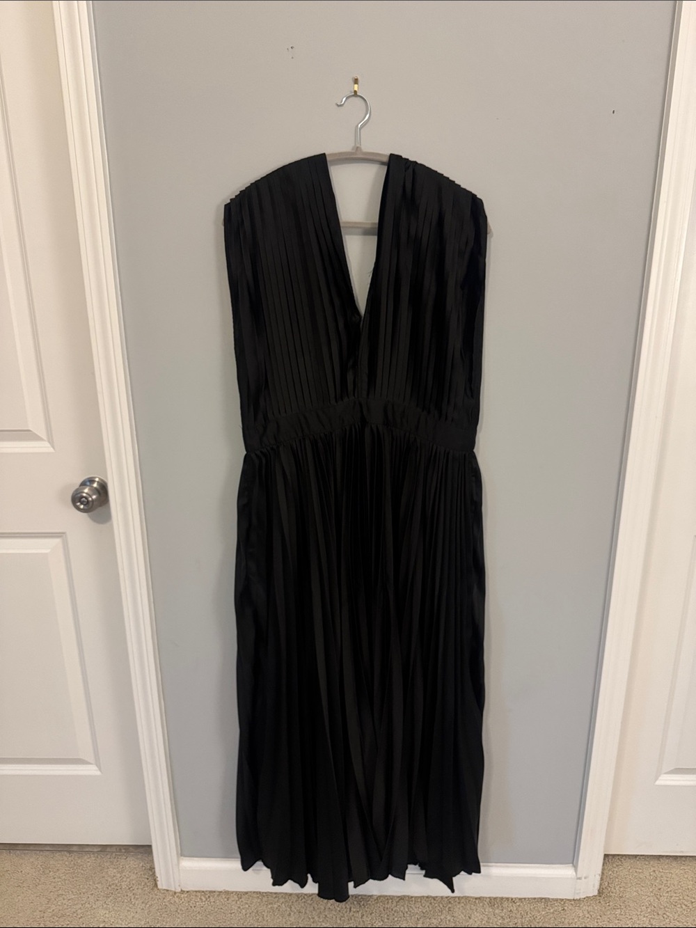 Lulu's Black Pleated Deep V Maxi Dress